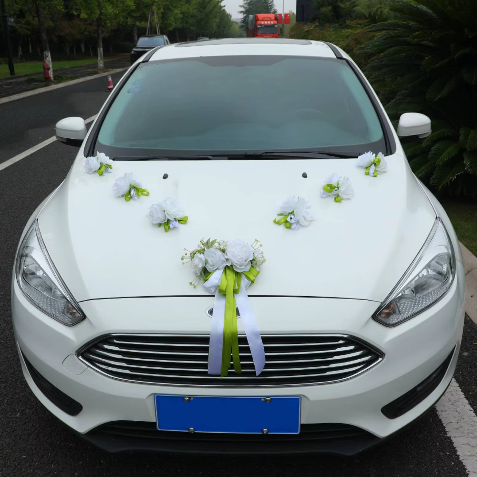 Set decoración coche boda – Flores para capó reutilizables sin dañar - imagen 4