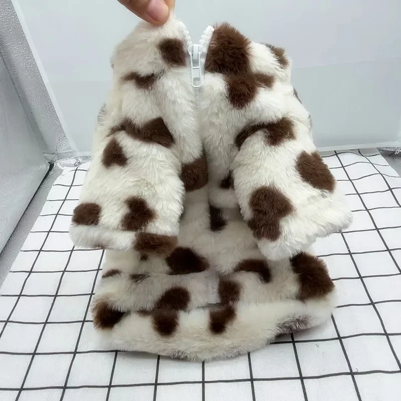 Otoño e Invierno perro amor abrigo cálido de felpa mascota Schnauzer oso de peluche moda dos patas ropa para perros pequeños - imagen 2