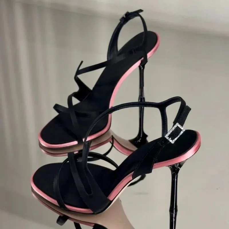 Sandalias tacón aguja satinadas – Elegantes y versátiles para verano