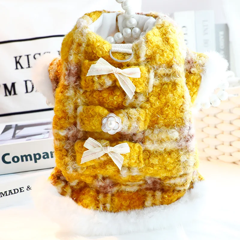 Abrigo acolchado de princesa de terciopelo cálido para perros, traje de estilo fragante de lujo para perros pequeños, ropa esencial para mascotas de otoño e invierno - imagen 3