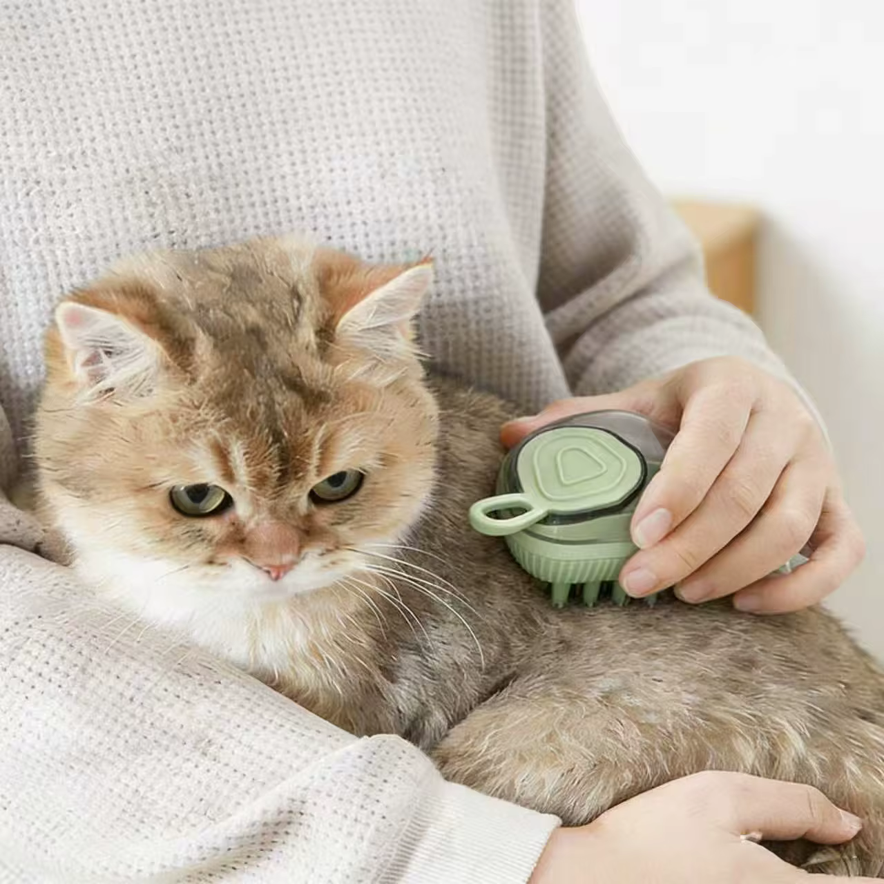 Cepillo quitapelos para gatos – Baño y massage