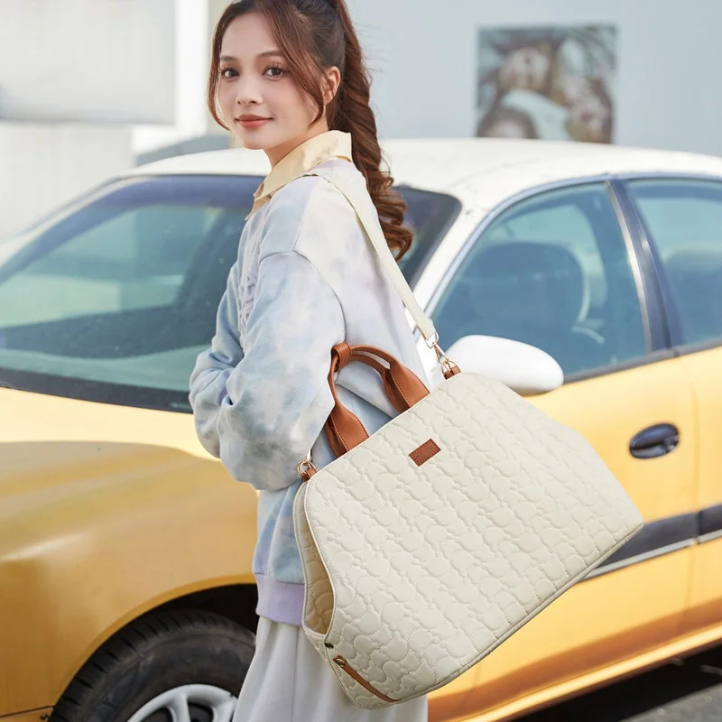 Portador de perro suave a la moda, portátil, ajustable, para viaje, asiento de coche, bolsa de cama, cachorro, transpirable, 2 en 1, bolso para gato, bolso de hombro al aire libre - imagen 4