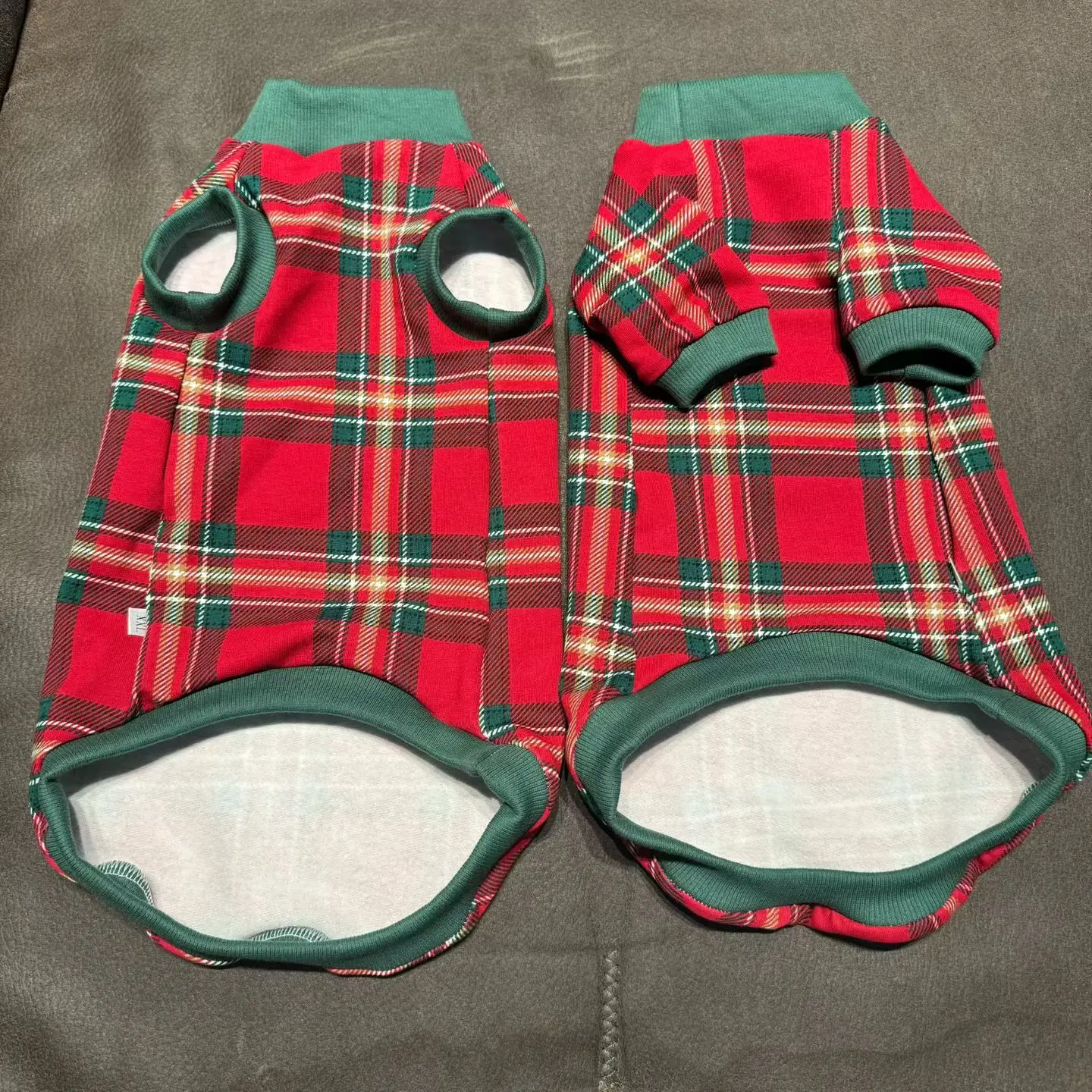 Camiseta navideña de cuadros para gatos sin pelo – Jersey rojo y verde para Devon Rex
