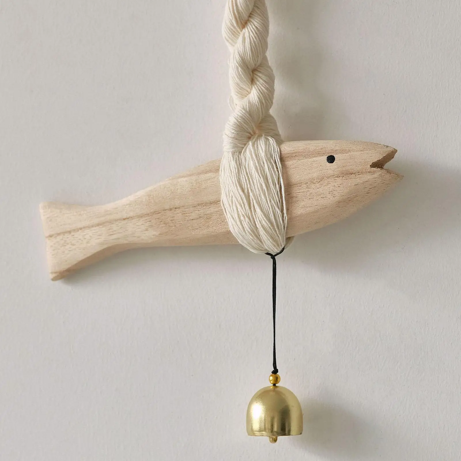 Wooden Fish Doorbell Hanging Chimes Hand Carved Charm Vintage Decorative Fish Windchime for Yard Garden Home Outdoor Gift