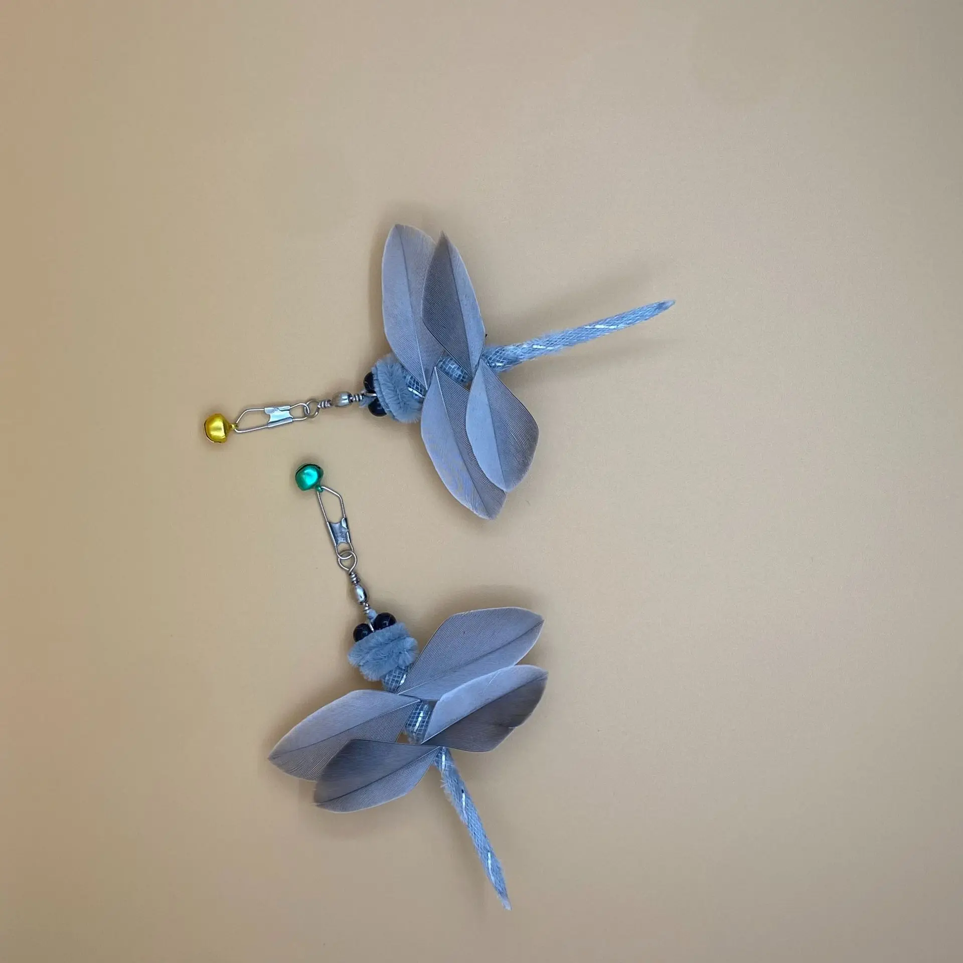 Cabezal de repuesto de campana de plumas grises, palo de Teaser para gatos, cabezales de cambio, juguetes, suministros interactivos para mascotas, 2 uds./3 uds. - imagen 3