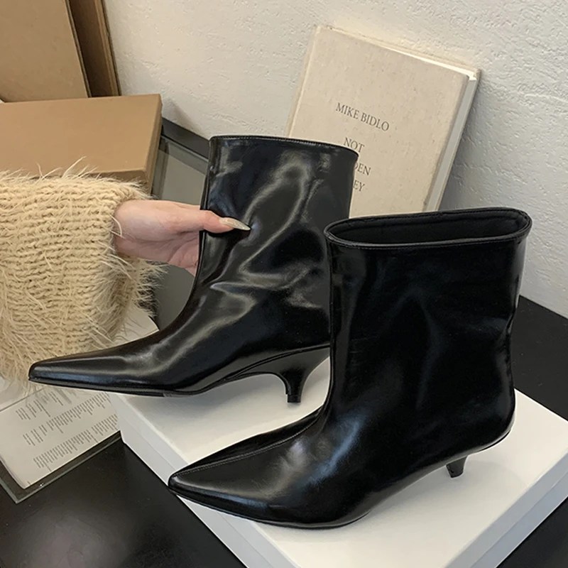 2025 invierno nueva moda botines cortos mujeres puntiagudos elegante vestido de tacón bajo fino zapatos de tacón para mujer - imagen 4