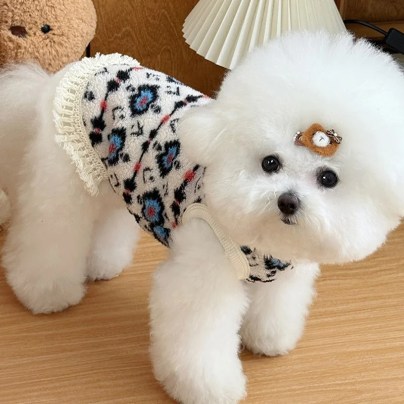 Chaleco cálido de invierno para perros, ropa suave de felpa para perros, sudaderas con capucha con estampado de moda para cachorros, chaleco bonito con borlas para gatos, chaqueta para mascotas, ropa para caniche Chihuahua - imagen 2