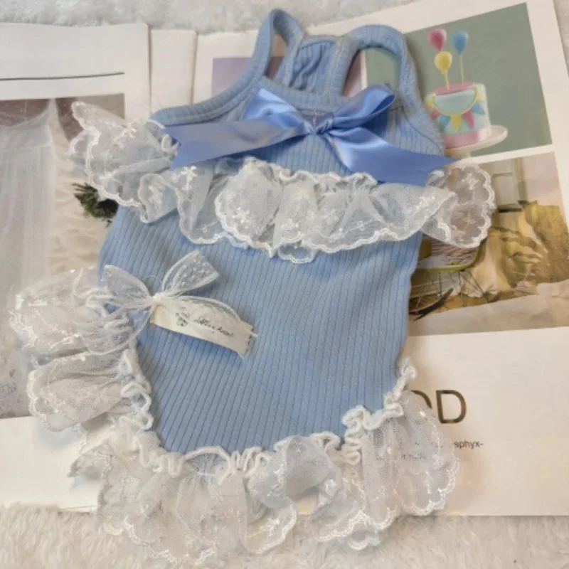 Ropa de encaje azul con lazo para mascotas, vestido de tirantes a la moda para cachorros, chaleco con lazo fino y fresco, vestidos para perros pequeños