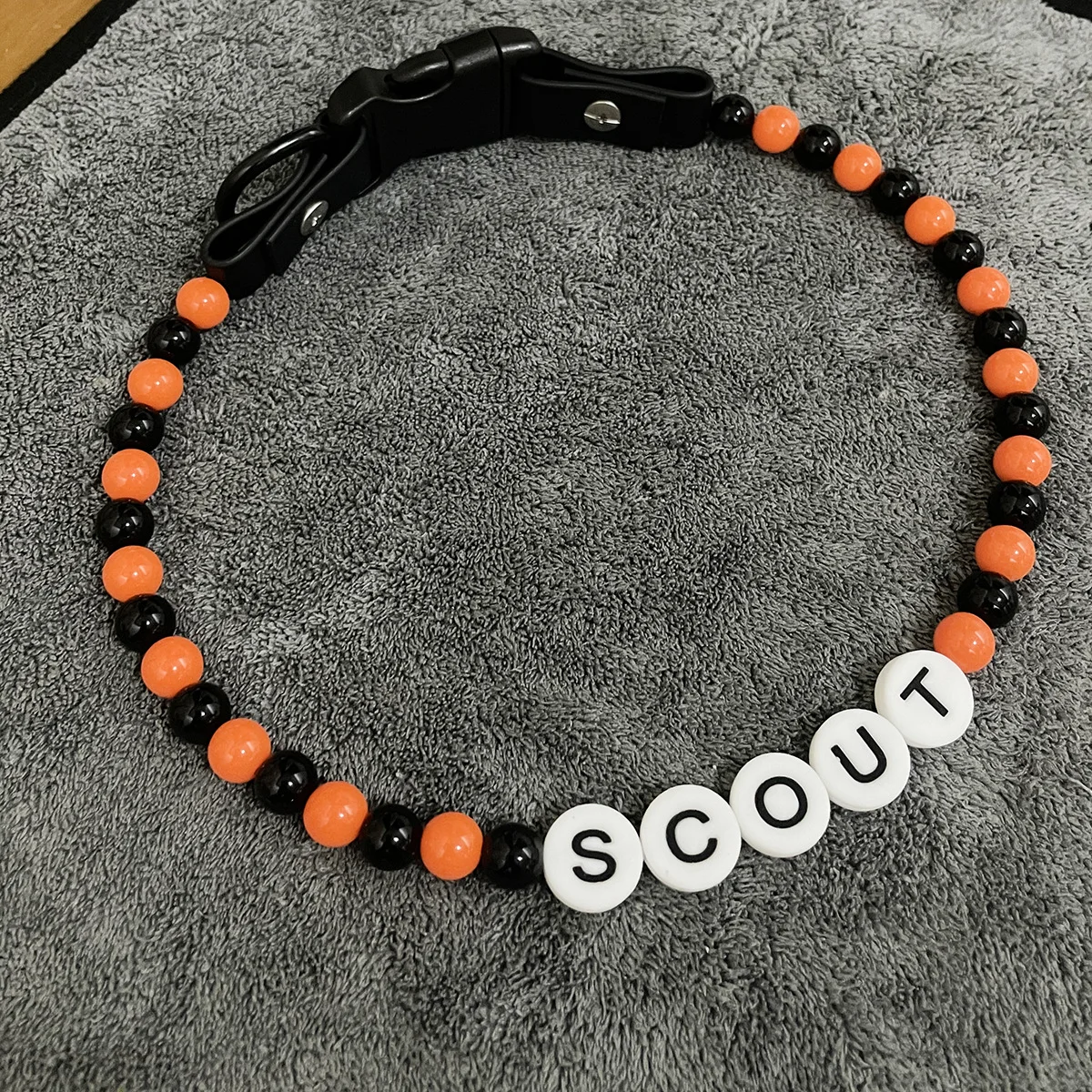 Collar con nombre de cuentas para mascota navideña, conjunto de pulsera de la amistad, Collar personalizado con nombre de perro de Halloween, Collar con cuentas