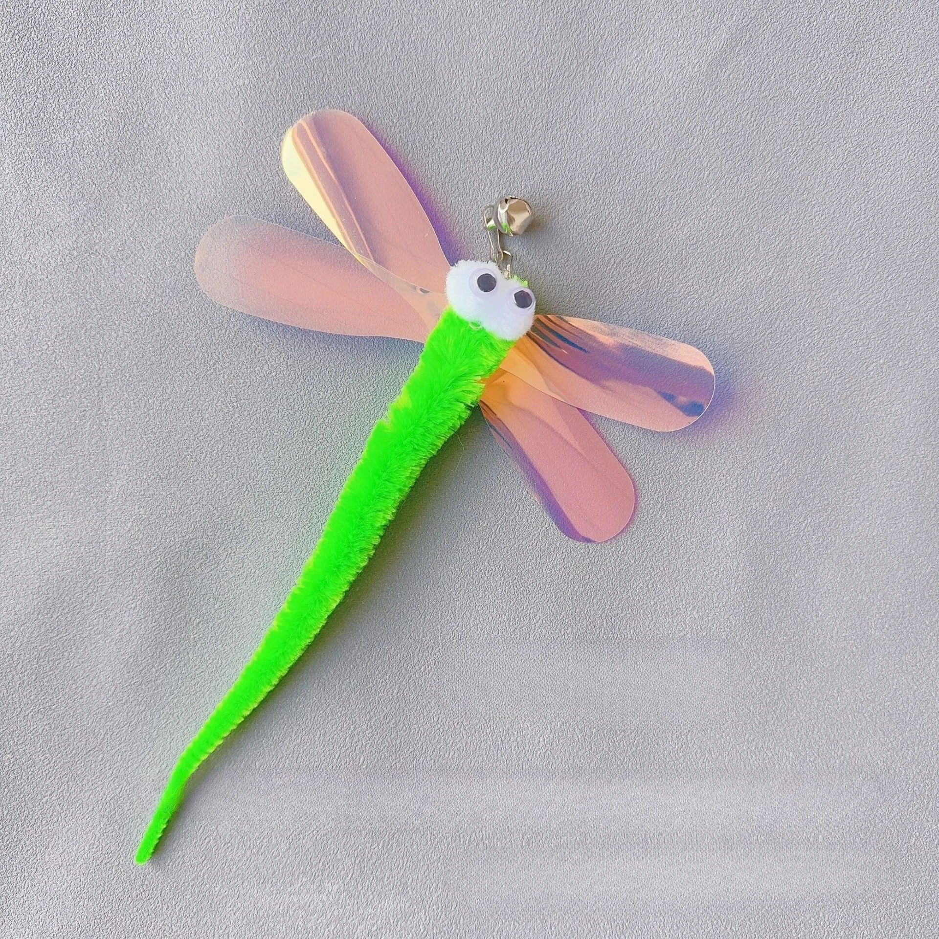 Juguete interactivo de peluche libélula para gatos – estimula la caza - imagen 3