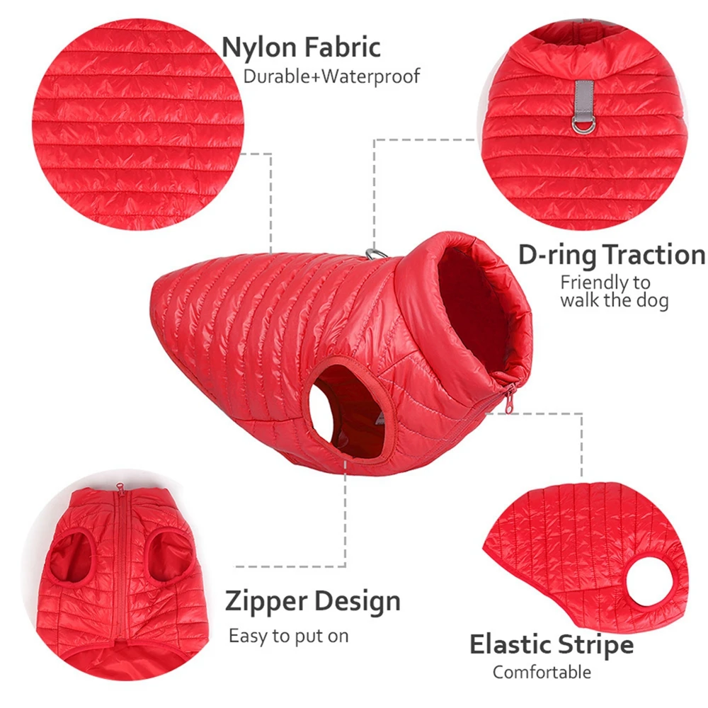 Vista trasera de la chaqueta impermeable con tiras reflectantes