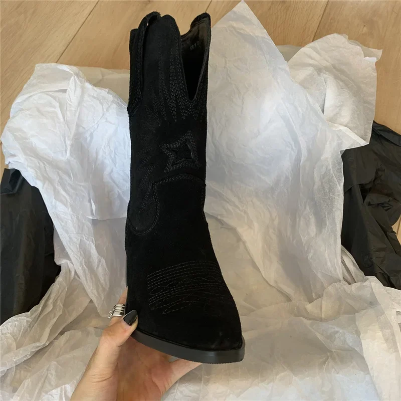 Botas bordadas de cuero Natural para mujer, zapatos hechos a mano, Punta puntiaguda, tacón de aguja, estilo vaquero, Retro occidental, otoño e invierno, 2022 - imagen 4