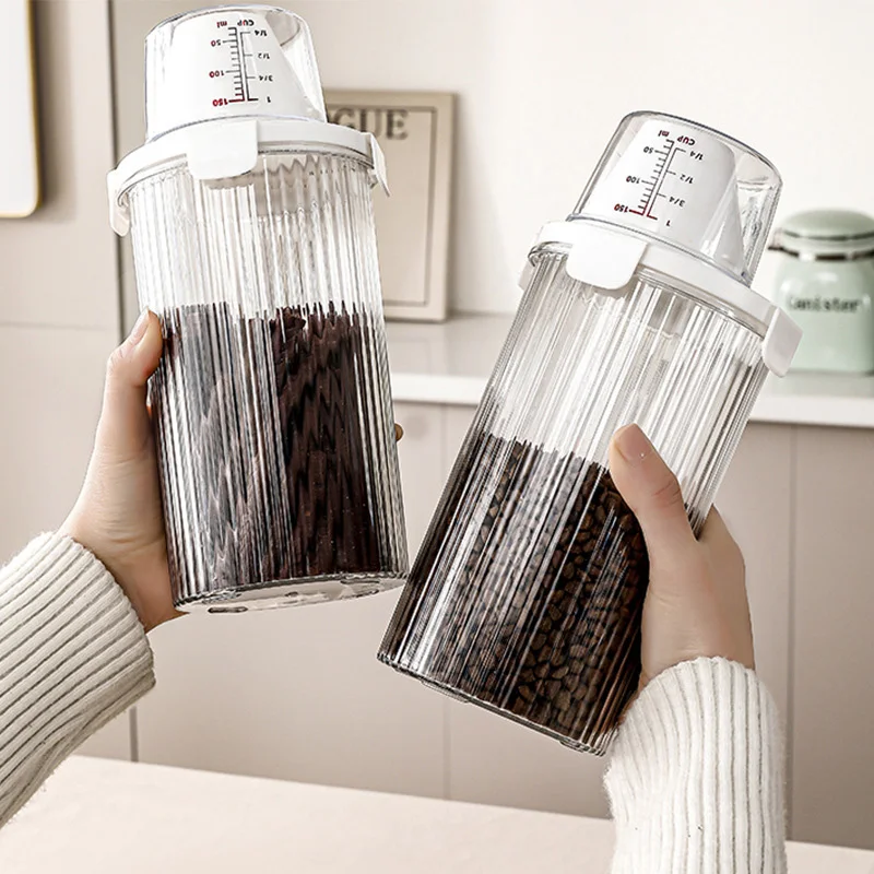 Contenedor de almacenamiento de alimentos para mascotas, tarro sellado de alimentos para perros con taza medidora, caja de almacenamiento de golosinas para perros, accesorios para perros, 800/1350/1800ml - imagen 2