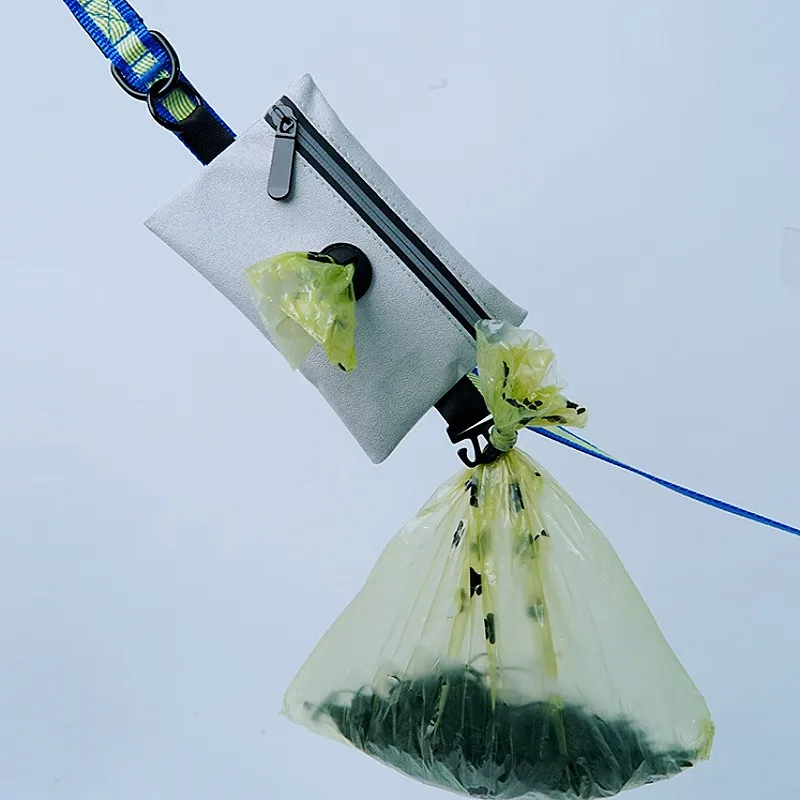 Soporte para bolsas de caca de perro, dispensador de bolsas de caca de perro impermeable, dispensador de bolsas de aseo colgantes para perros que caminan, soporte para bolsas de arena - imagen 2