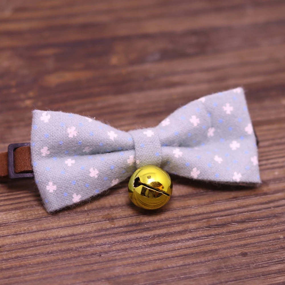 Collar antipérdidas japonés para gatos y perros con corazón y campana