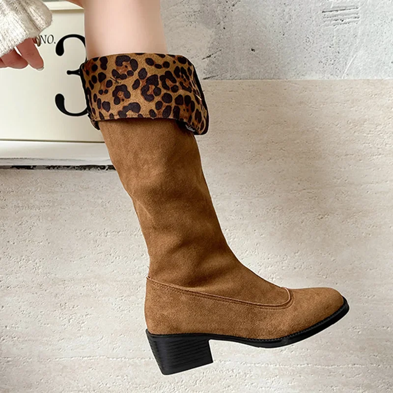Botas largas de tacón alto para mujer, zapatos de leopardo gruesos de diseñador, botas de invierno hasta la rodilla, nueva tendencia, zapatos de tacón góticos, botas elegantes para mujer - imagen 4