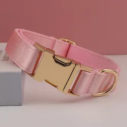 Collar de perro rosa con nombre grabado para razas medianas y grandes