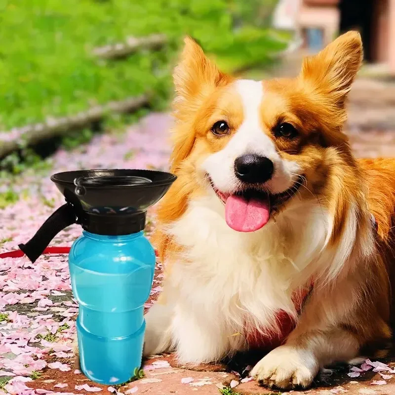 Botella de agua portátil con taza para perros y gatos al pasear - imagen 5