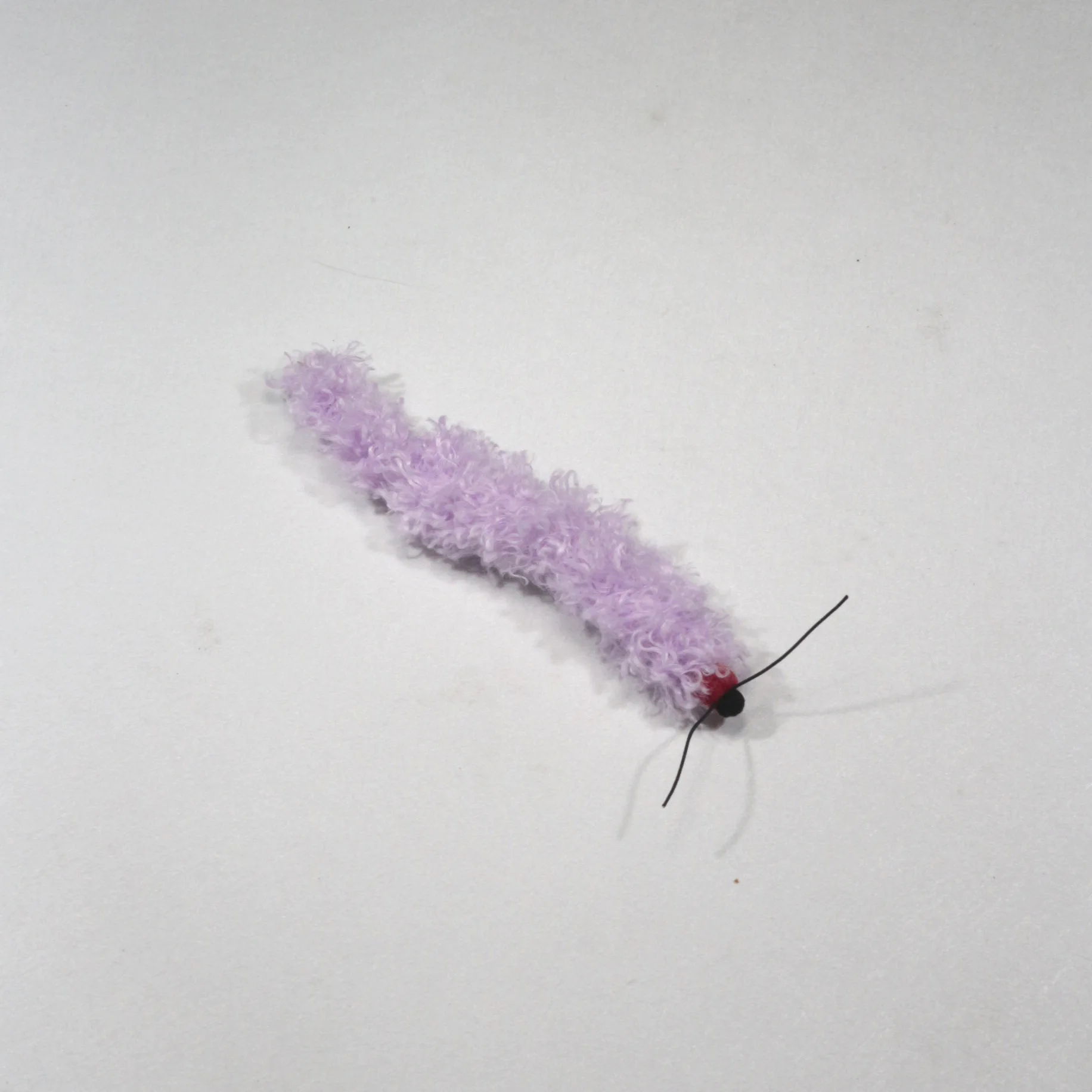 Juguete de peluche interactivo en forma de oruga para gatos - imagen 3