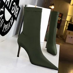 Botas térmicas verdes para perros – Con seda elástica protectora