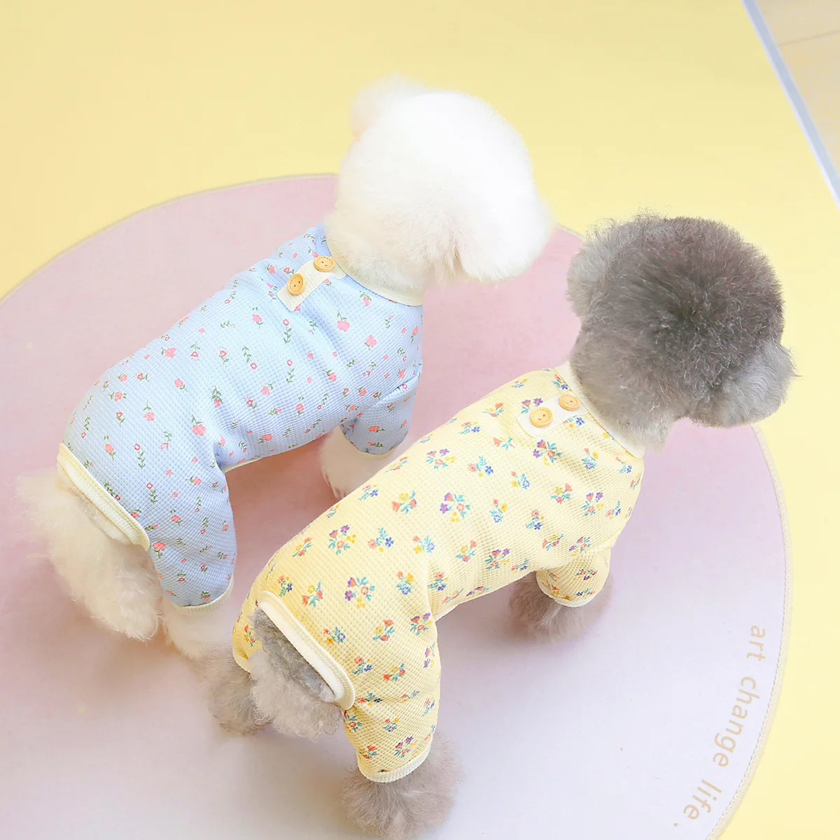 Primavera y otoño mono para mascotas Huafu Ge ropa Floral para el hogar gato de peluche pantalones de cuatro patas perro camisa inferior de cuatro patas cachorro