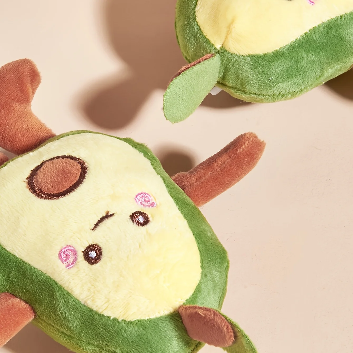 1 juguete de peluche para mascotas con forma de aguacate de dibujos animados, para que los perros interactuen y jueguen en la vida diaria - imagen 5
