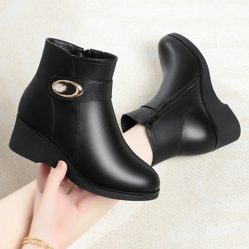 Zapatos de algodón antideslizantes con punta redonda y cremallera para mujer de cuero suave, cuñas de piel de lana para invierno, botas de nieve cálidas con suela gruesa - imagen 4