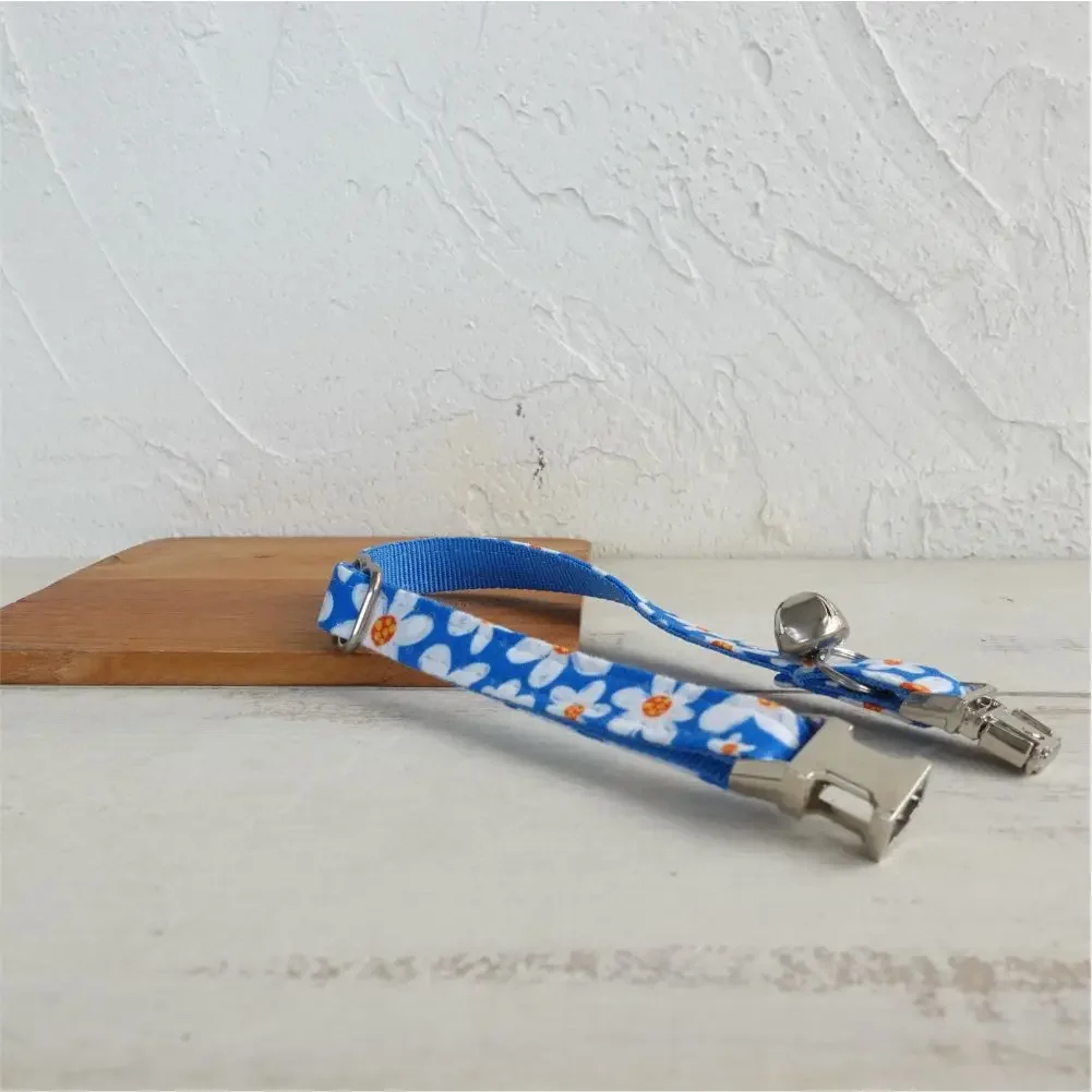 Collar de gato personalizado con grabado gratuito, correa para mascotas a juego, hebilla de Metal de contactos personalizados, Collar para mascotas con margaritas azules - imagen 3