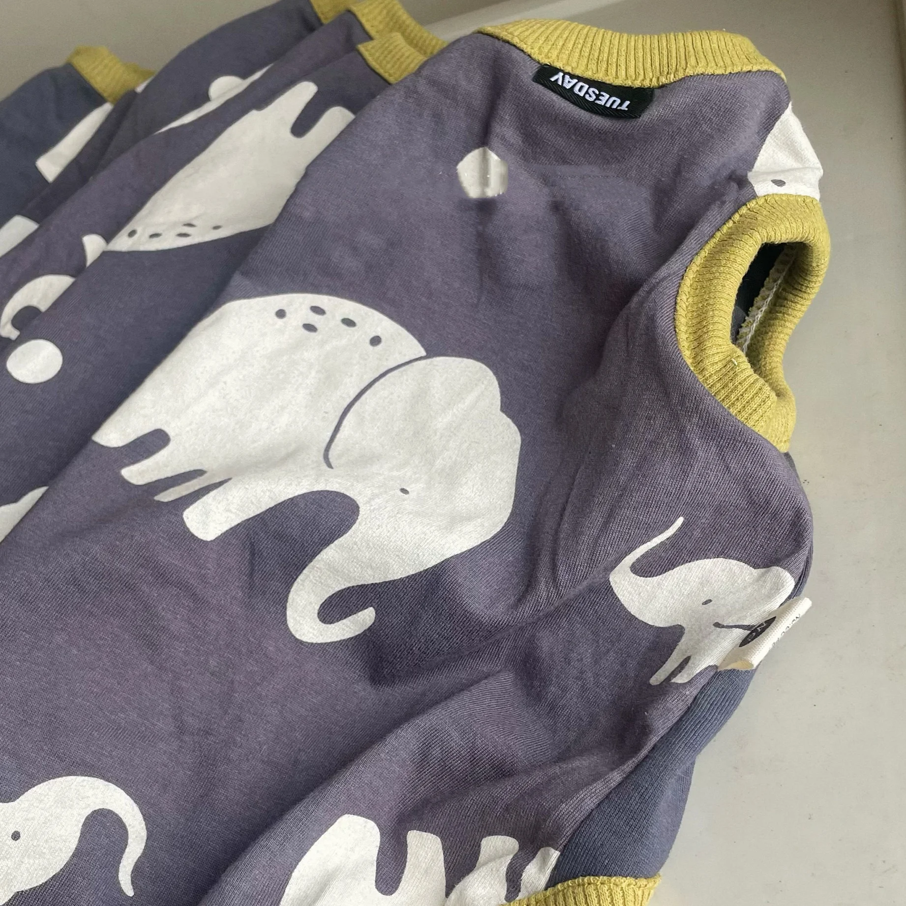 Linda camiseta gris con estampado de elefante para gato sin pelo en primavera Cartton Chaleco de dibujos animados para esfinge en disfraces de gatitos de verano - imagen 4