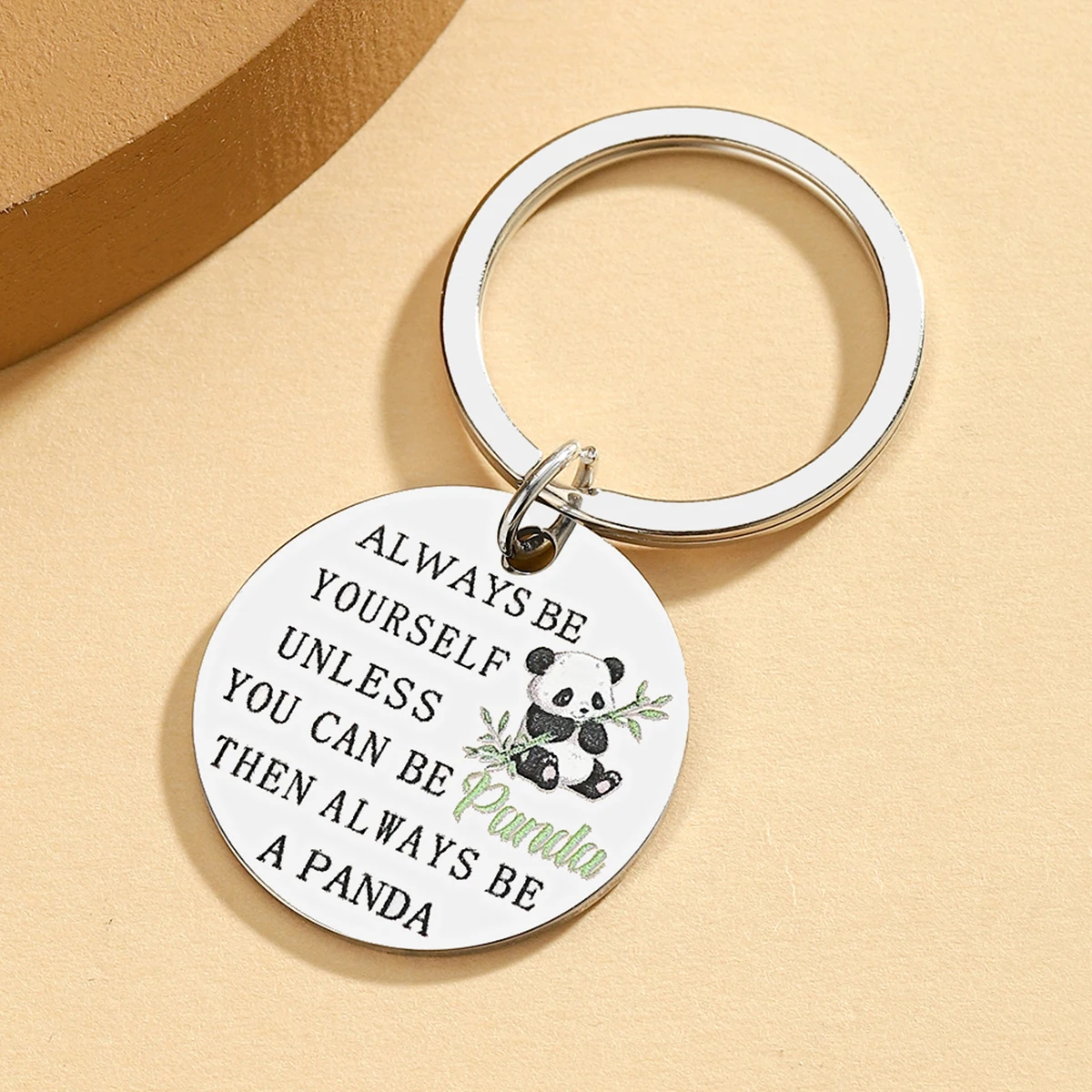 Llavero panda unico regalo practico para duenos de gatos y perros - imagen 2