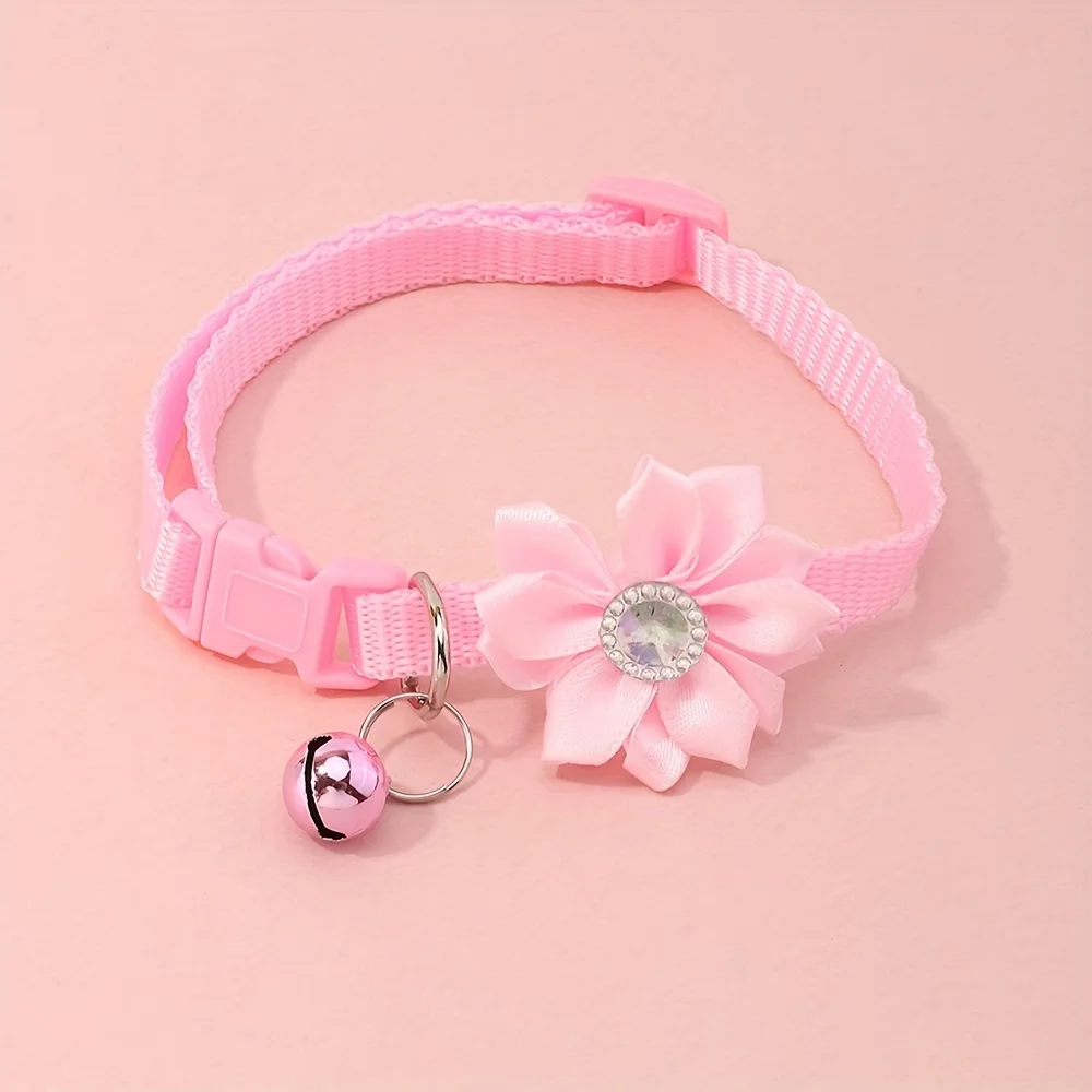 Collar de gato adornado con flores de nailon con campana, Collar ajustable para mascotas para gatos y perros pequeños, varios colores disponibles - One Si - imagen 3