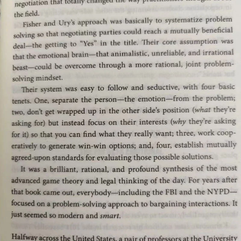 Libros en inglés para adultos, sin dividir nunca la diferencia por Chris Voss, ideas de inteligencia emocional, nuevo listado - imagen 5