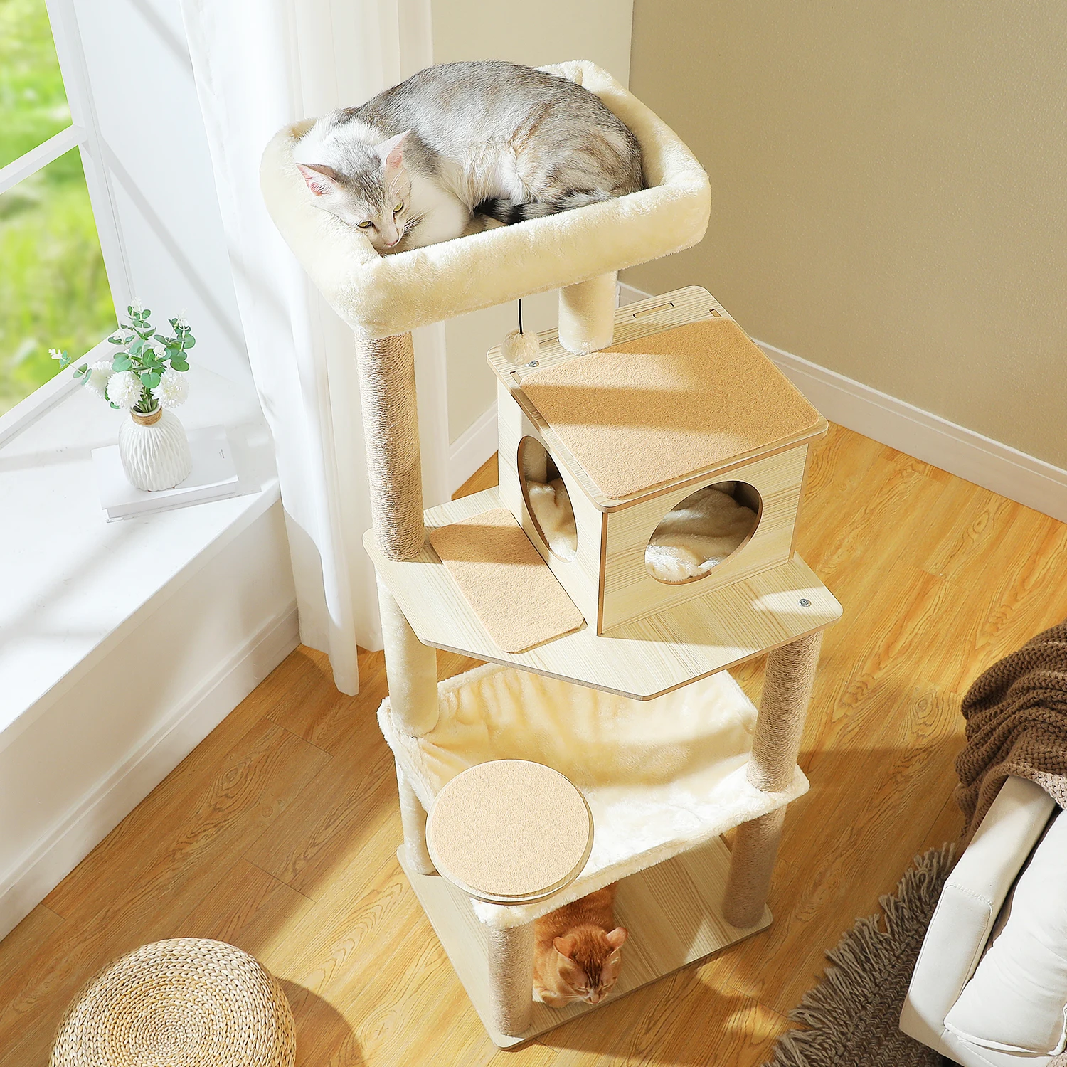 Postes de sisal y juguetes del árbol para gatos