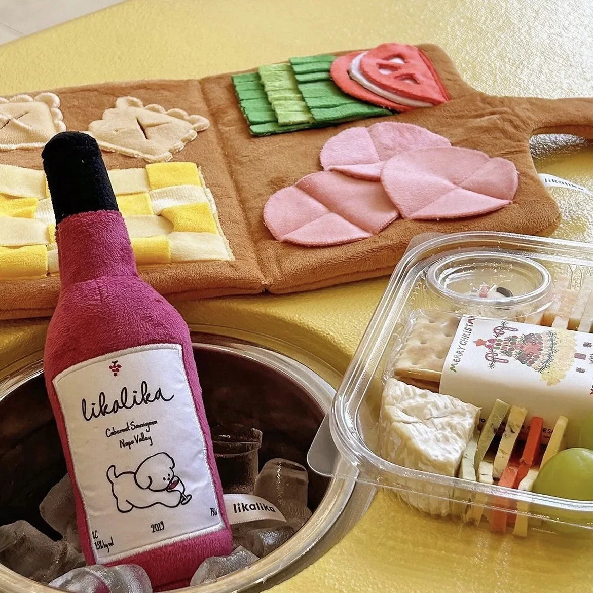 Juguete de perro chirriante para mascotas, juguete de peluche con olor a nariz, imitación de botella de vino, accesorios de fotografía, regalo de cumpleaños, accesorios para cachorros, nuevo - imagen 2