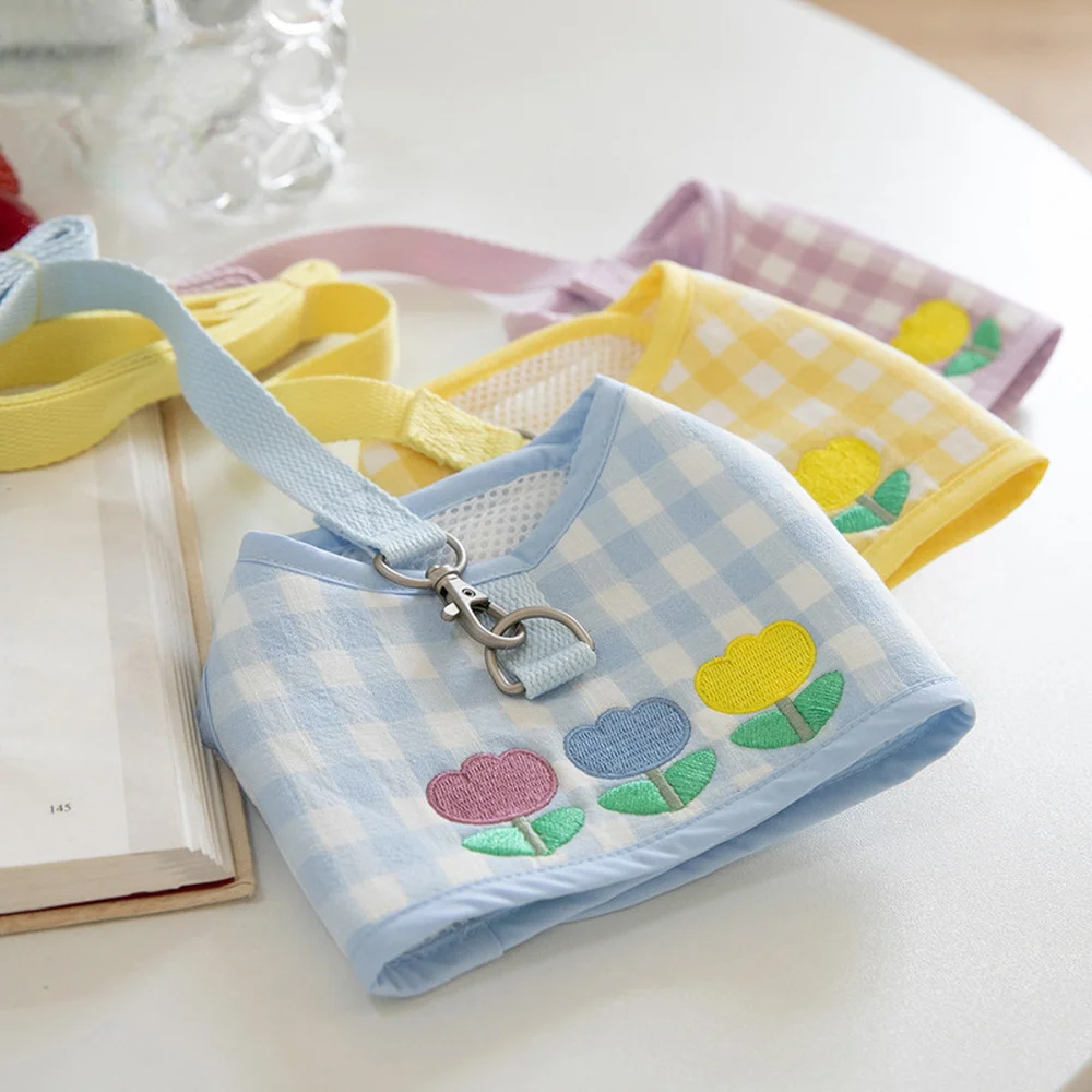 Tulipán bordado correa de pecho cuerda de tracción a cuadros correa de pecho caminar perro gato chaleco ropa Teddy Schnauzer maltés Chihuahua