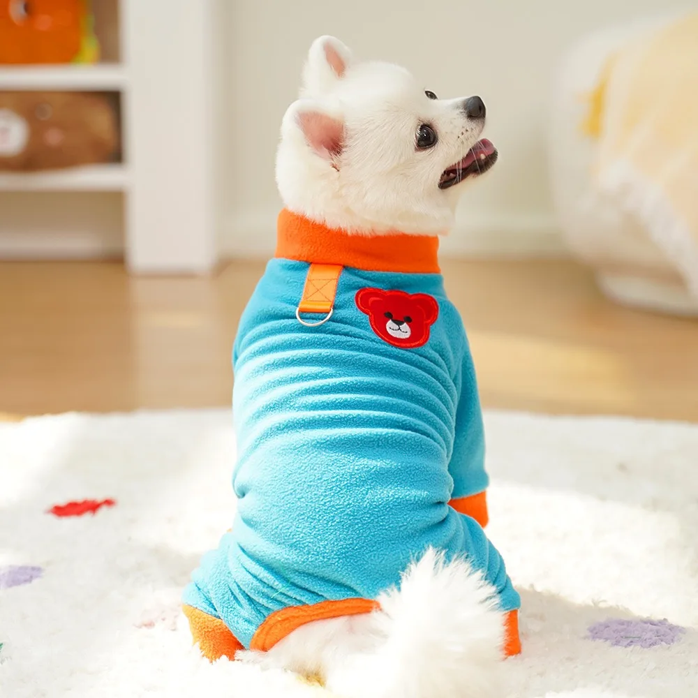 Sudaderas de lana de colores contrastantes para perros y mascotas, ropa de invierno de cuatro patas con retales de oso bonito para cachorros pequeños, monos para gatos de Año Nuevo