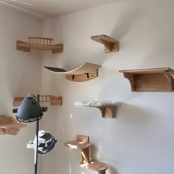 Puente colgante para gatos en madera maciza con escalera de sisal