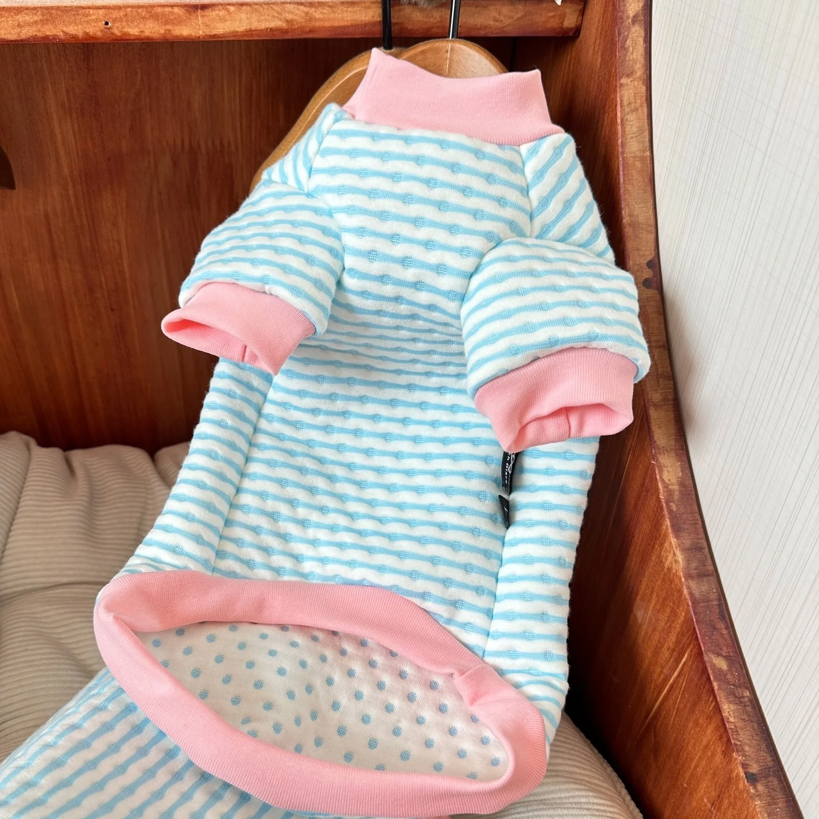 Abrigo grueso para gato sphynx Rosa Sudadera de rayas azules para gato sin pelo Mono cálido de invierno para gatitos Chaqueta Devon Curly Cat - imagen 2