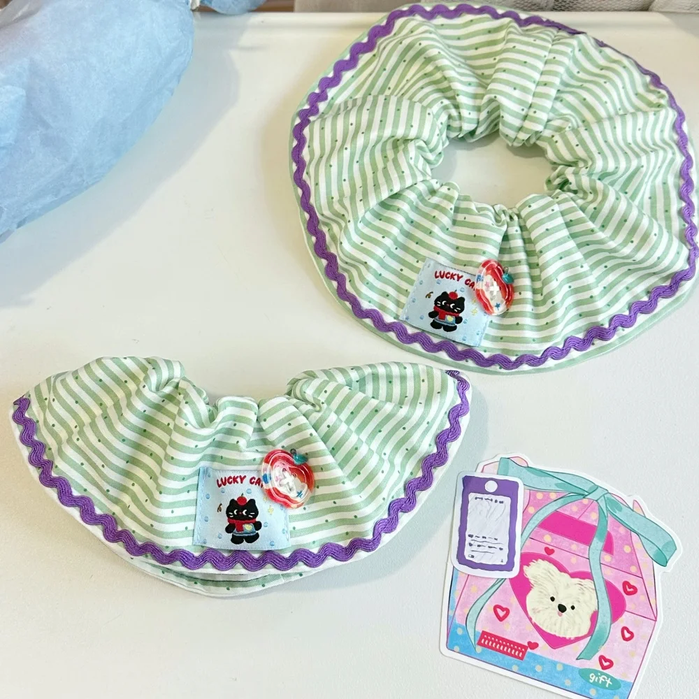 Babero con estampado de gatitos para mascotas, bufanda para perros y gatos, toalla de Saliva verde de algodón suave, Collar llamativo para gatos sin pelo en verano y primavera - imagen 2