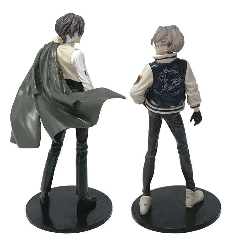 Figura en pose representativa de los personajes