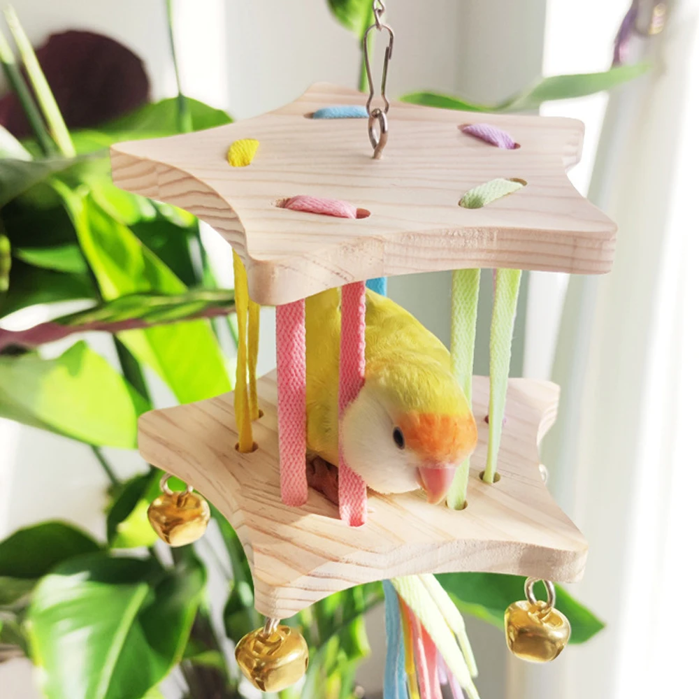 Juguete para masticar pájaros de madera de Color aleatorio, columpio colgante con campanas para mascotas, loros, pico, molienda, accesorios para jaulas de pájaros, 1 ud. - imagen 3