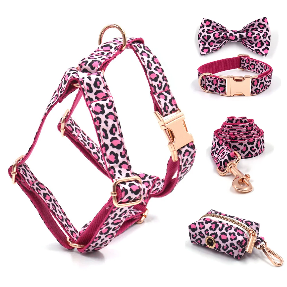 Arnés de perro de leopardo rosa para perros y niñas, Collar para mascotas grabado con nombre personalizado y hebillas de Metal de seguridad, conjunto de arnés para cachorro con pajarita