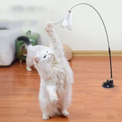 Palo de plumas interactivo para gatos con ventosa – 2 plumas de repuesto