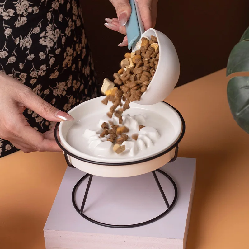 Cuenco de cerámica para mascotas, doble altura, ajustable, antideslizante, para interiores y exteriores, plato de agua para comida para perros y gatos, cuencos de alimentación lenta antivómitos de fácil limpieza - imagen 3