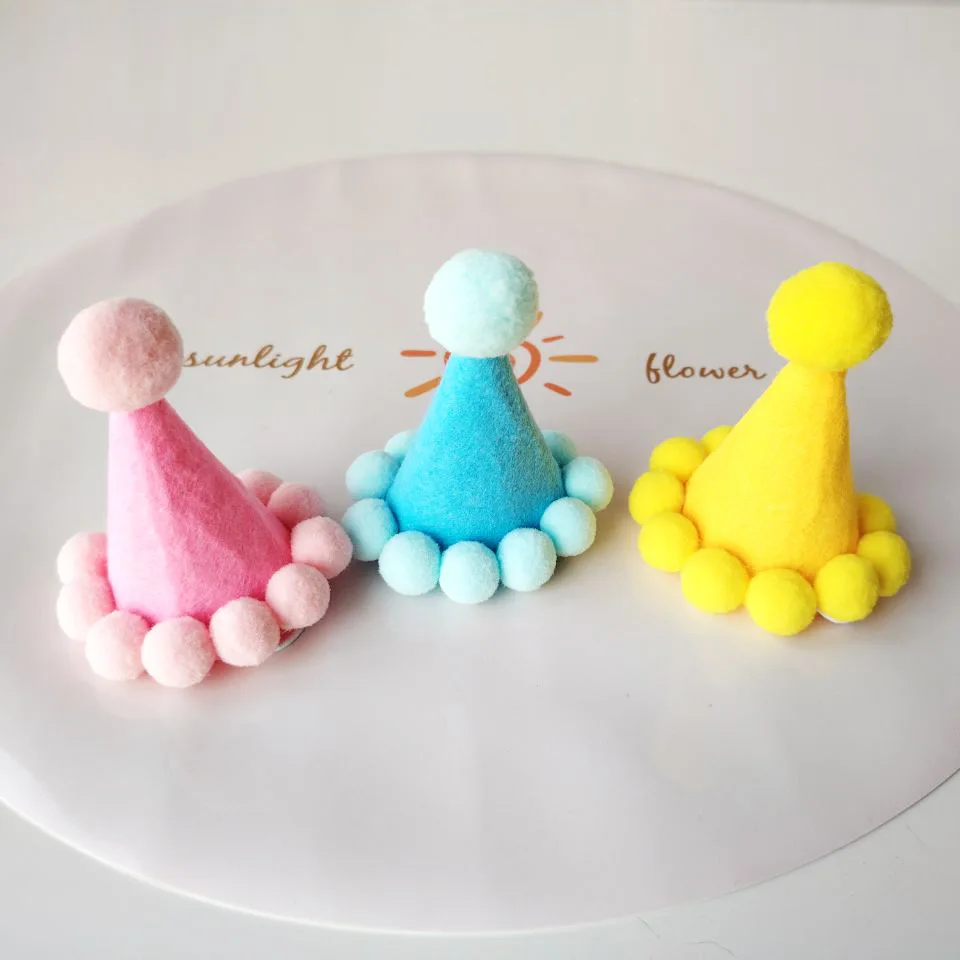 Sombrero de Navidad para mascotas con borlas, diadema suave para perros y gatos para disfraz de fiesta de cumpleaños, accesorio para fotografía de Navidad y Halloween - imagen 4