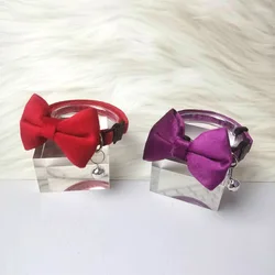 Collar suave de terciopelo con lazo y campana para gatos y perros