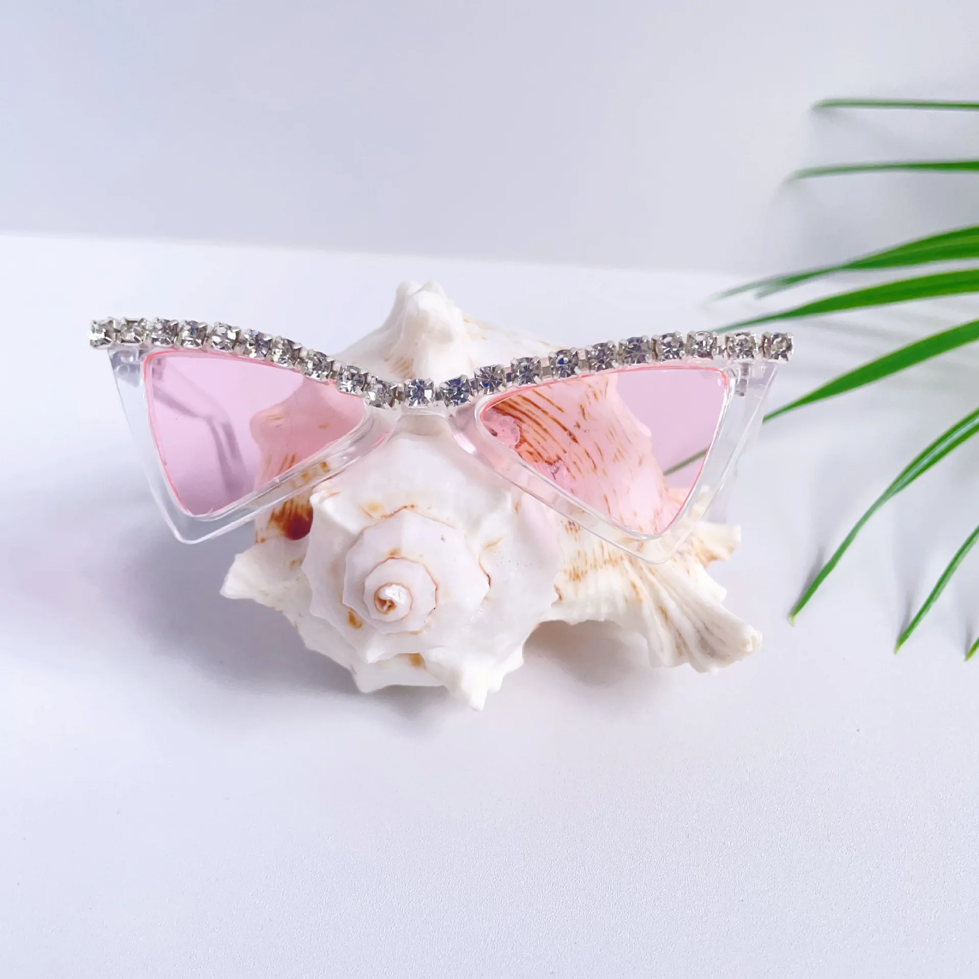 Gafas triangulares con diamantes para gatos, gorros para mascotas, decoración para perros, accesorios para perros pequeños, accesorios para cachorros - imagen 3