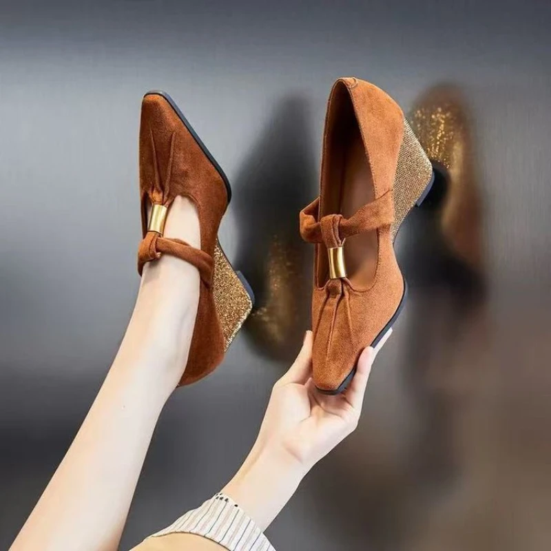 Zapatos Mary Jane para perro pequeño – Gamuza vintage con pedrería - imagen 5