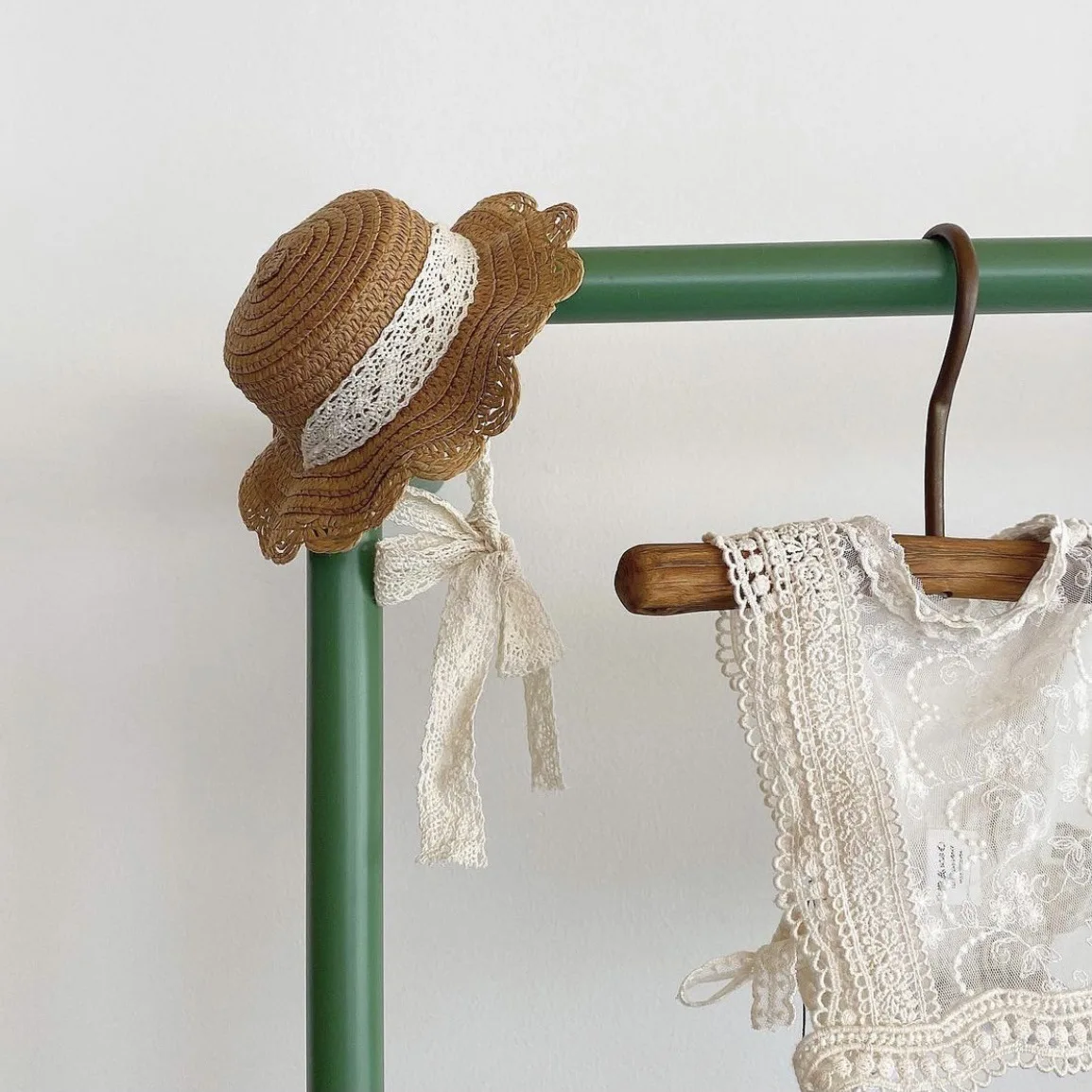 4b9ee8071fc460a31432c193a56f04