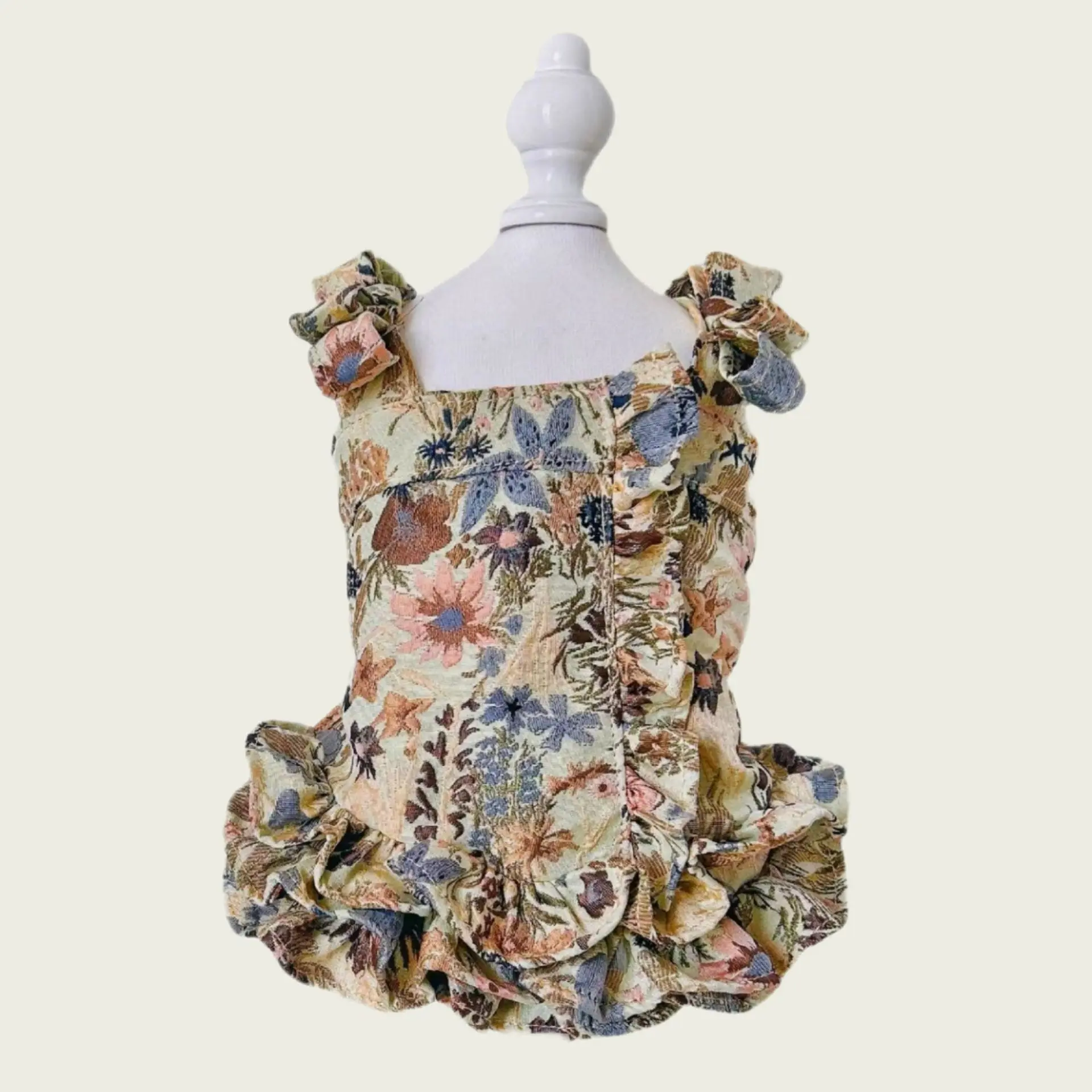 Falda con tirantes de flores para otoño/invierno, vestido para perro, abrigo con lazo de peluche para gato, vestidos de invierno para perros pequeños, ropa para cachorros - imagen 2